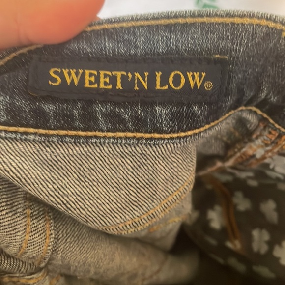 EUC Size 6/28 Lucky Brand Sweet ‘N’ Low Boot Cut Jeans D1 - Picture 8 of 8